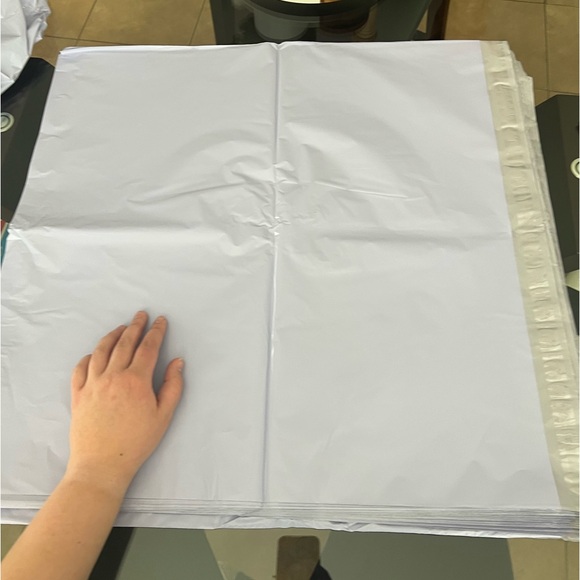 Poly Mailers: 20 Extra Large 24"x24" - Picture 6 of 6